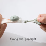 Load image into Gallery viewer, Clipe de Chupeta em Silicone – Conforto, Estilo e Segurança para o Seu Bebê